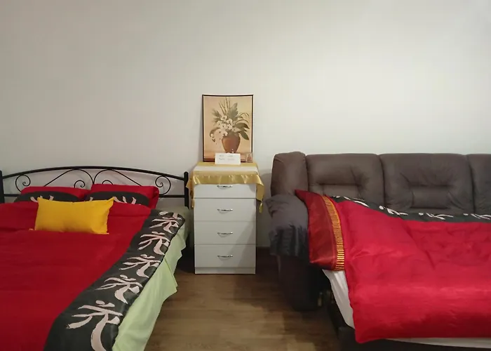 в новобудові сихів іскра зелена Апартаменты *